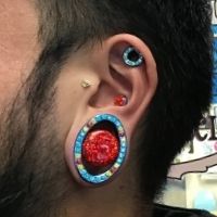 ボディピアス