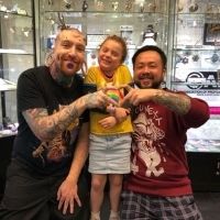 オーナー兼ピアッサー敦